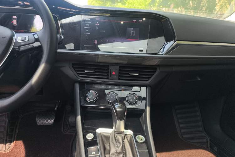 Used Volkswagen Sagitar 2021 280TSI DSG 30th Anniversary Edition Audio And AC Panel