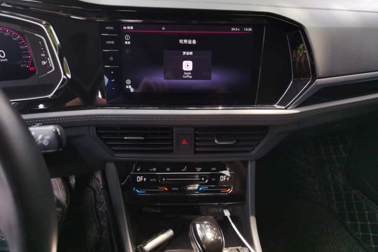 Used Volkswagen Sagitar 2021 280TSI DSG Luxury Smart Connectivity Edition Audio And AC Panel