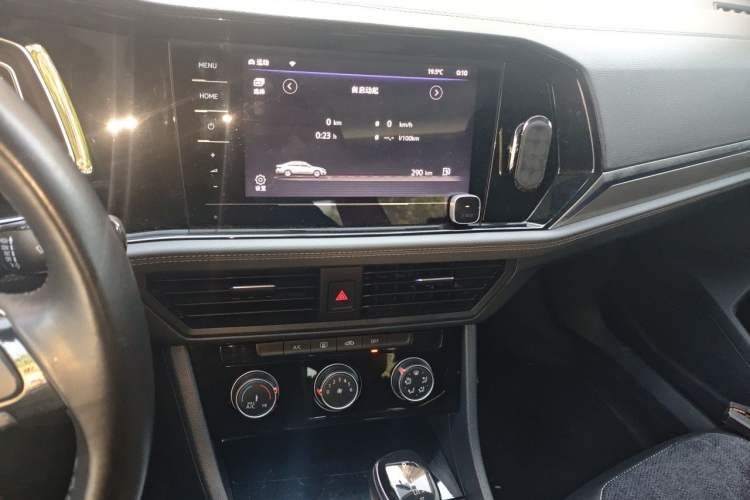 Used Volkswagen Sagitar 2021 280TSI DSG Excellence Edition Audio And AC Panel