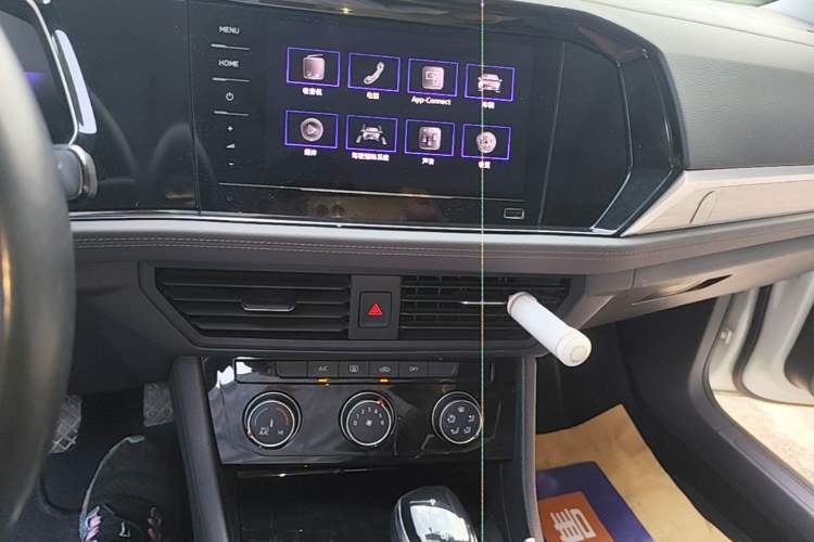 Used Volkswagen Sagitar 2021 280TSI DSG Comfort Connect Edition Audio And AC Panel