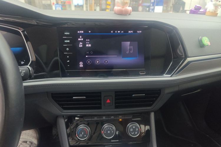 Used Volkswagen Sagitar 2021 280TSI DSG Comfort Connect Edition Audio And AC Panel