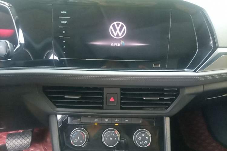 Used Volkswagen Sagitar 2021 280TSI DSG Comfort Connect Edition Audio And AC Panel