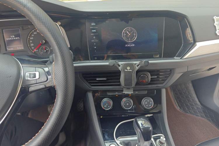Used Volkswagen Sagitar 2021 200TSI DSG Comfort Connect Edition Audio And AC Panel