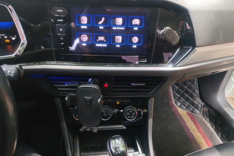 Used Volkswagen Sagitar 2021 280TSI DSG Excellence Edition Audio And AC Panel