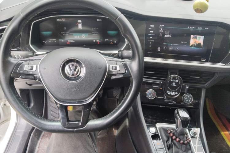 Used Volkswagen Sagitar 2021 280TSI DSG Excellence Edition Audio And AC Panel