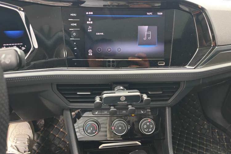 Used Volkswagen Sagitar 2021 280TSI DSG Excellence Edition Audio And AC Panel