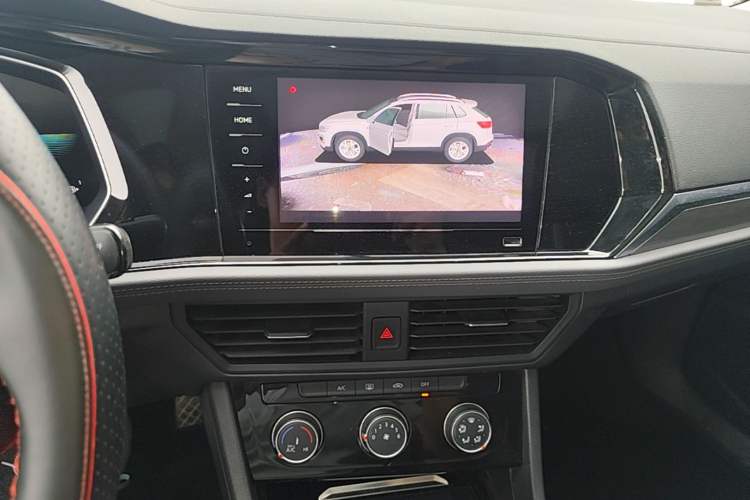 Used Volkswagen Sagitar 2021 280TSI DSG Comfort Connect Edition Audio And AC Panel
