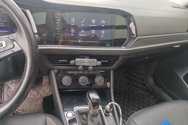 Used Volkswagen Sagitar 2021 280TSI DSG Excellence Edition Audio And AC Panel