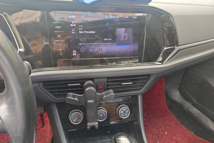 Used Volkswagen Sagitar 2021 200TSI DSG Excellence Edition Audio And AC Panel
