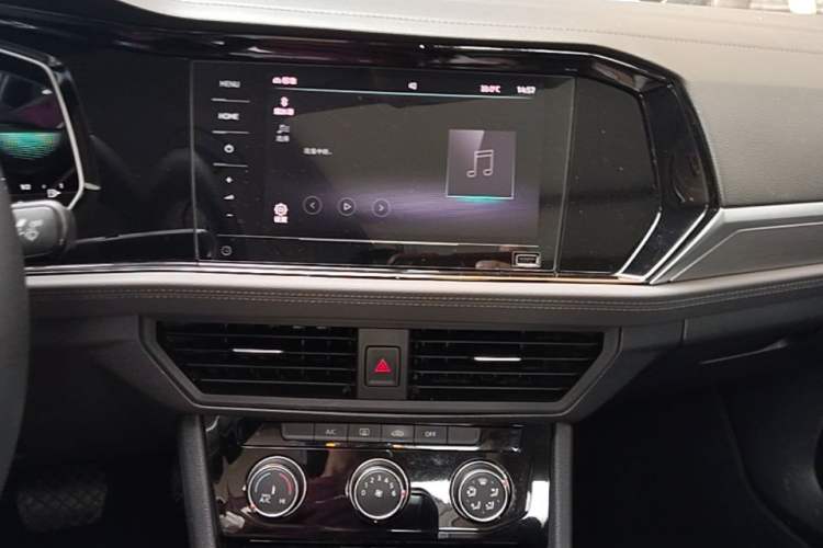 Used Volkswagen Sagitar 2021 200TSI DSG Excellence Edition Audio And AC Panel