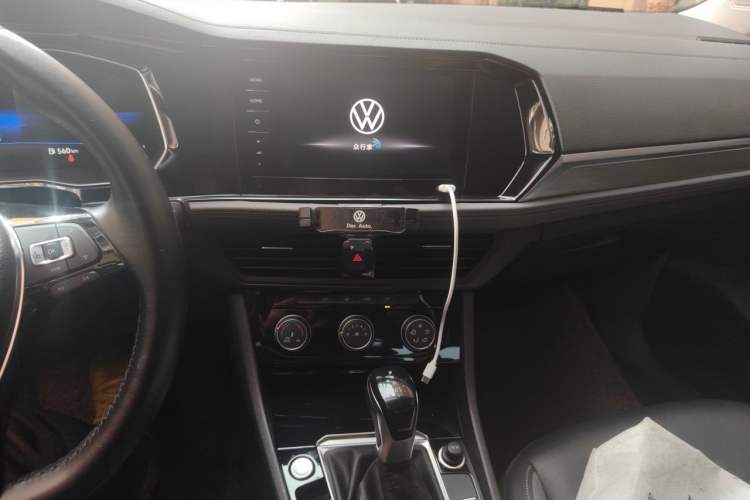 Used Volkswagen Sagitar 2021 200TSI DSG Comfort Connect Edition Audio And AC Panel