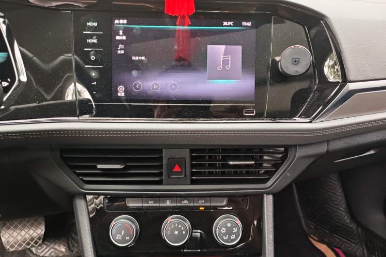 Used Volkswagen Sagitar 2021 280TSI DSG Excellence Edition Audio And AC Panel