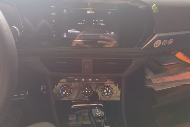 Used Volkswagen Sagitar 2021 280TSI DSG R-Line Smart Connectivity Version Audio And AC Panel