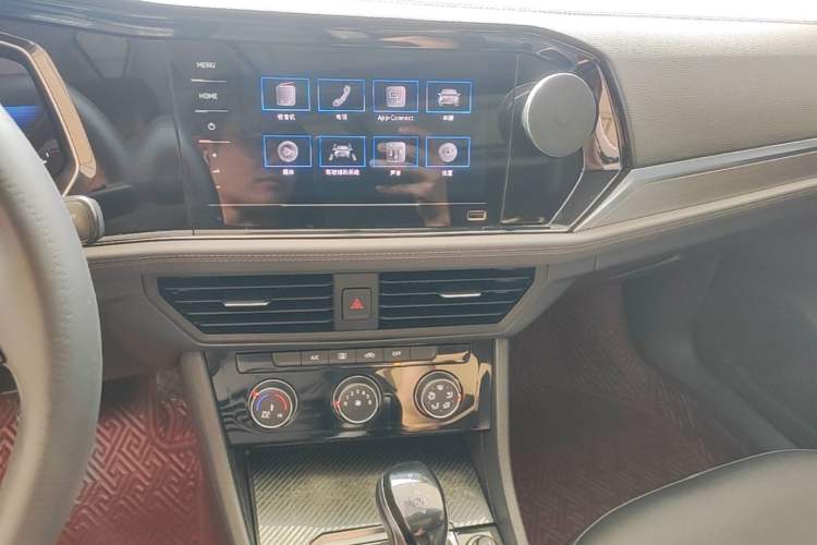 Used Volkswagen Sagitar 2021 280TSI DSG Excellence Edition Audio And AC Panel