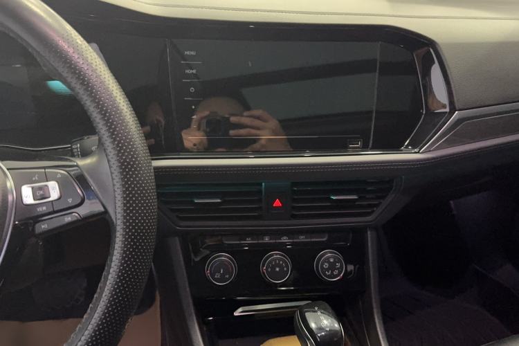 Used Volkswagen Sagitar 2021 280TSI DSG Comfort Connect Edition Audio And AC Panel