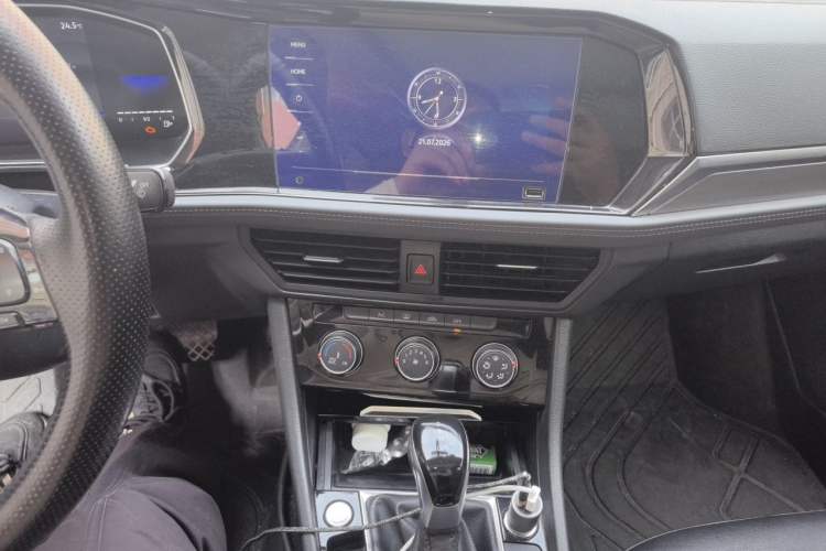 Used Volkswagen Sagitar 2021 280TSI DSG Comfort Connect Edition Audio And AC Panel