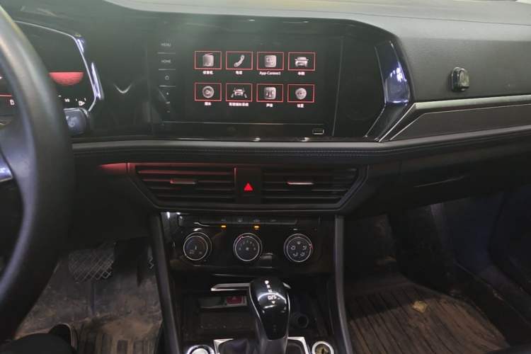 Used Volkswagen Sagitar 2021 280TSI DSG Excellence Edition Audio And AC Panel