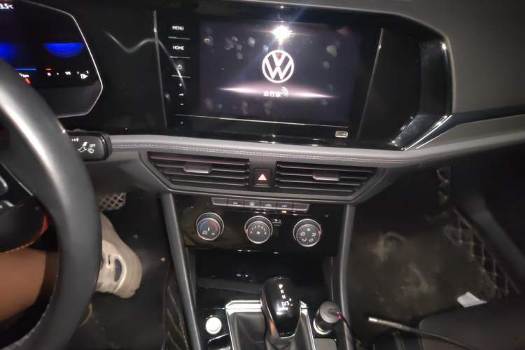 Used Volkswagen Sagitar 2021 280TSI DSG Excellence Edition Audio And AC Panel