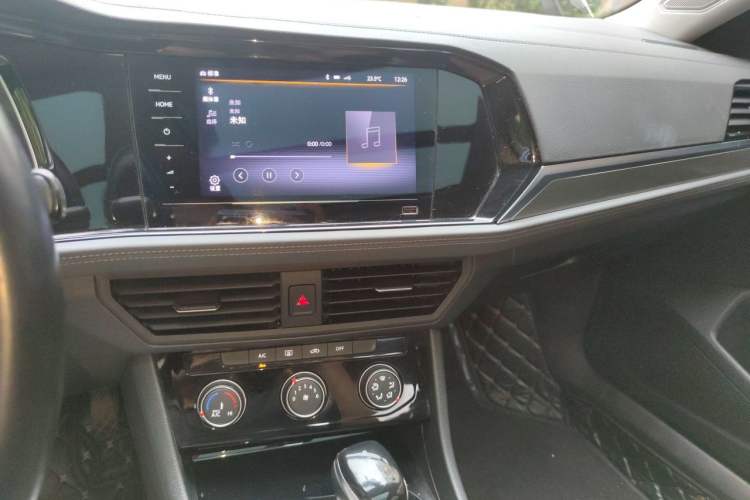 Used Volkswagen Sagitar 2021 280TSI DSG Comfort Connect Edition Audio And AC Panel
