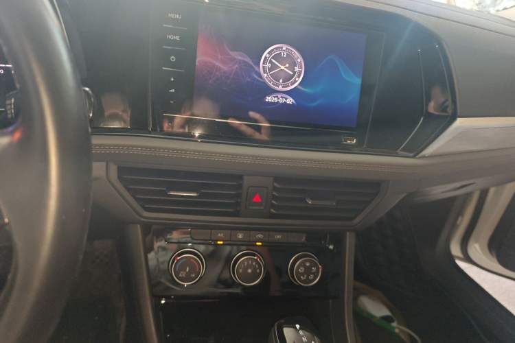 Used Volkswagen Sagitar 2021 200TSI DSG Comfort Connect Edition Audio And AC Panel