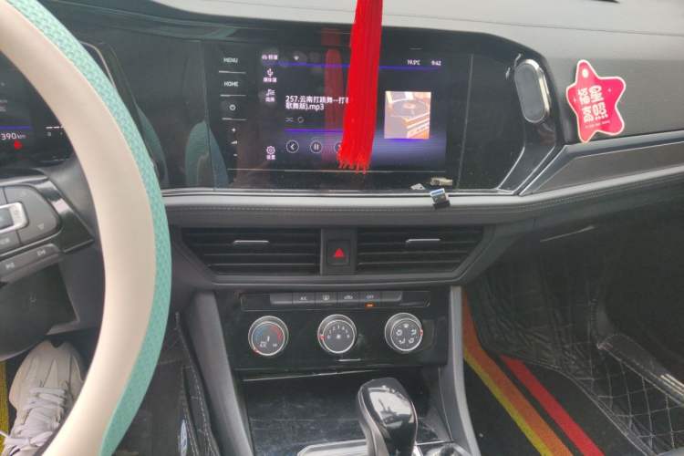 Used Volkswagen Sagitar 2021 200TSI DSG Comfort Connect Edition Audio And AC Panel