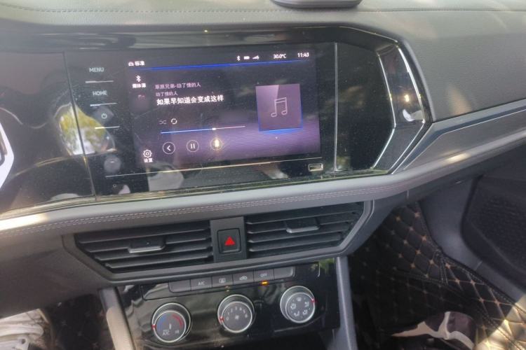 Used Volkswagen Sagitar 2021 200TSI DSG Comfort Connect Edition Audio And AC Panel