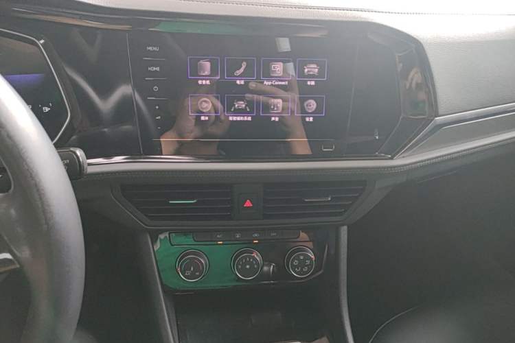 Used Volkswagen Sagitar 2021 280TSI DSG Excellence Edition Audio And AC Panel