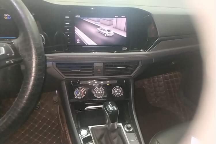 Used Volkswagen Sagitar 2021 280TSI DSG Comfort Connect Edition Audio And AC Panel