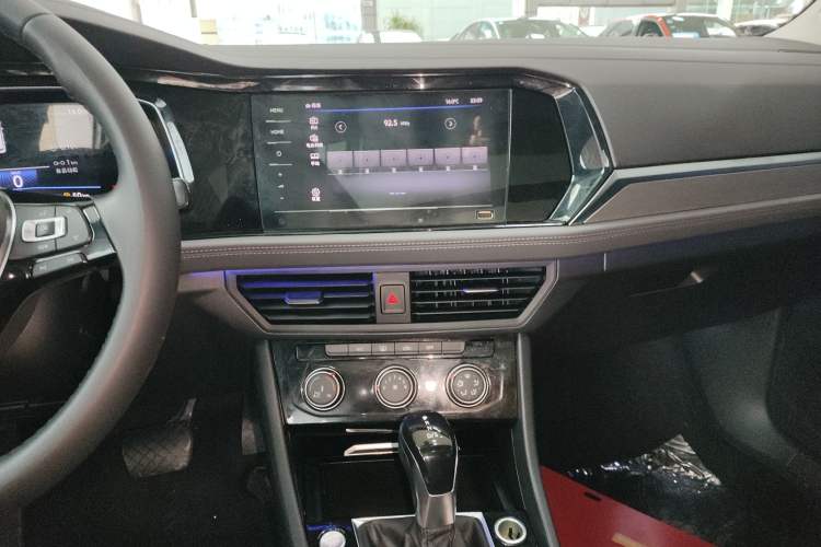Used Volkswagen Sagitar 2021 280TSI DSG Comfort Connect Edition Audio And AC Panel