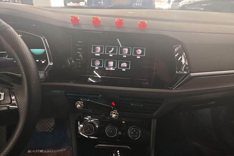 Used Volkswagen Sagitar 2021 200TSI DSG Comfort Connect Edition Audio And AC Panel