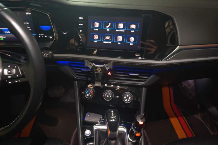 Used Volkswagen Sagitar 2021 280TSI DSG Comfort Connect Edition Audio And AC Panel
