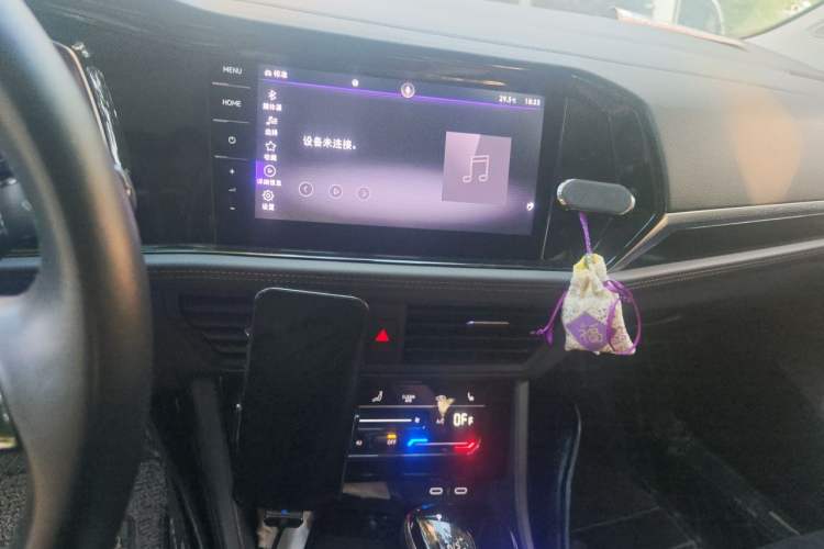 Used Volkswagen Sagitar 2021 280TSI DSG Luxury Smart Connectivity Edition Audio And AC Panel