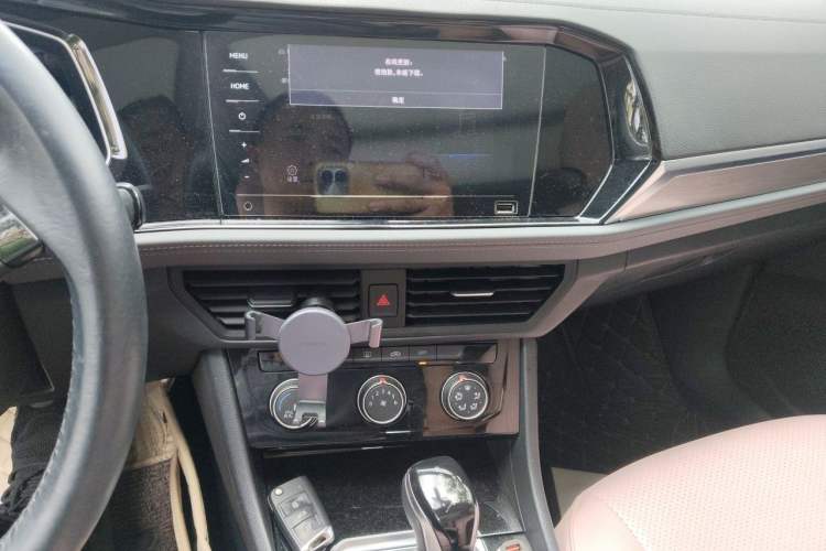 Used Volkswagen Sagitar 2021 280TSI DSG 30th Anniversary Edition Audio And AC Panel