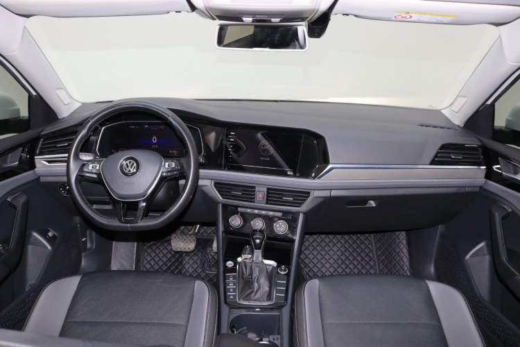 Used Volkswagen Sagitar 2021 280TSI DSG Excellence Edition Audio And AC Panel