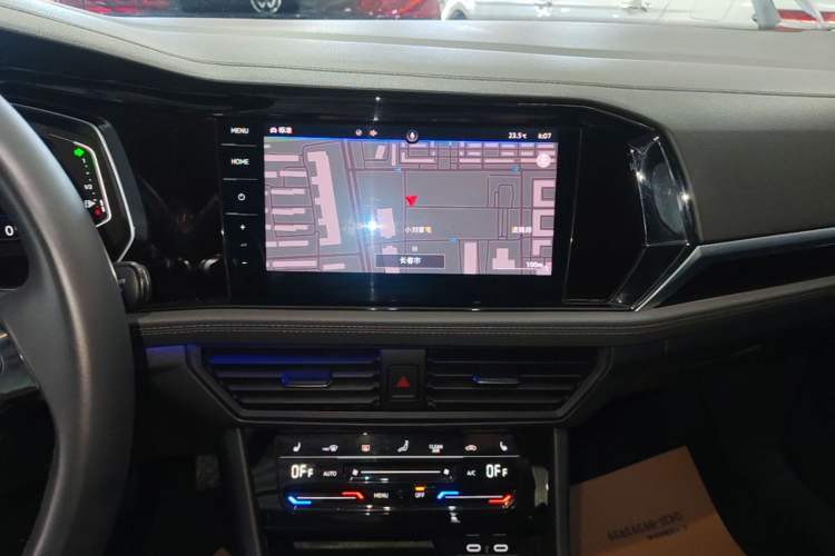 Used Volkswagen Sagitar 2021 280TSI DSG Luxury Smart Connectivity Edition Audio And AC Panel