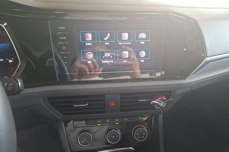 Used Volkswagen Sagitar 2021 280TSI DSG Excellence Edition Audio And AC Panel