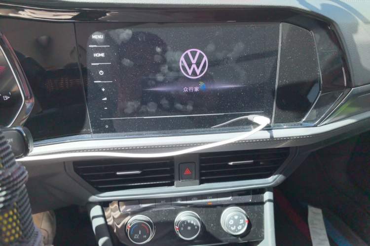 Used Volkswagen Sagitar  Audio And AC Panel