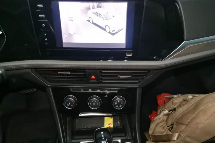 Used Volkswagen Sagitar 2021 280TSI DSG Excellence Edition Audio And AC Panel