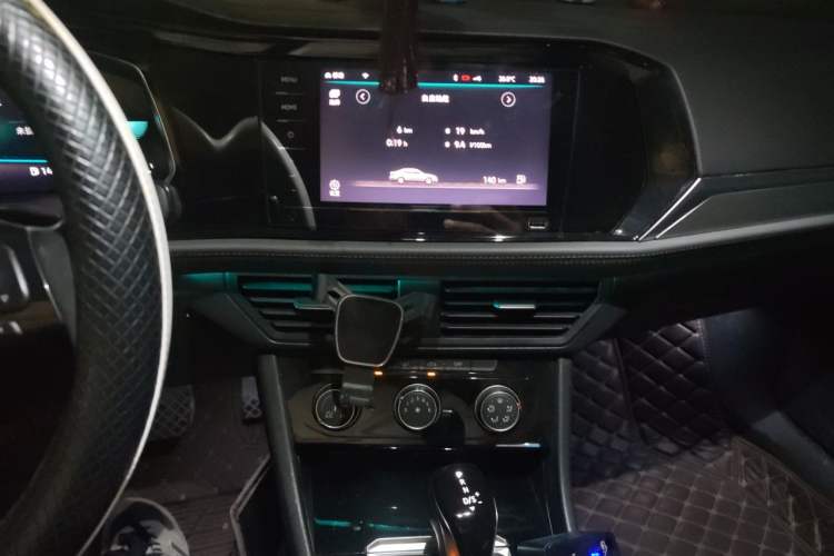Used Volkswagen Sagitar 2021 200TSI DSG Comfort Connect Edition Audio And AC Panel