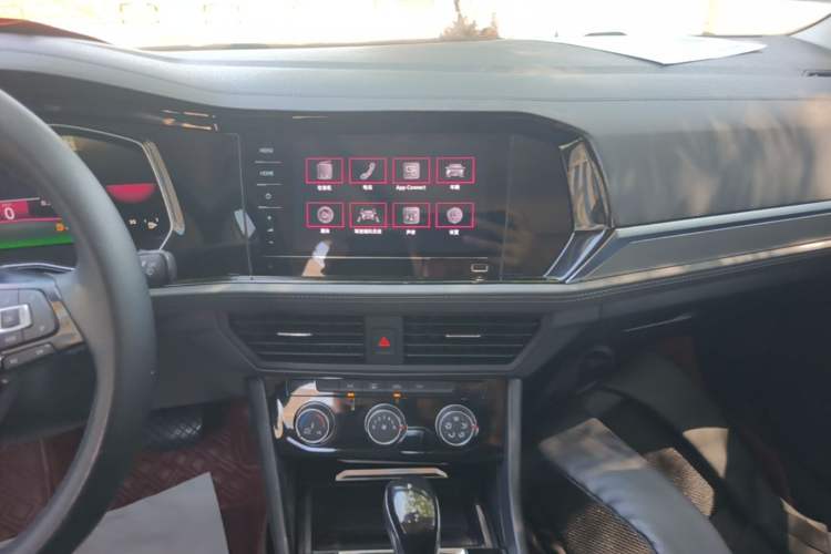 Used Volkswagen Sagitar 2021 280TSI DSG Comfort Connect Edition Audio And AC Panel