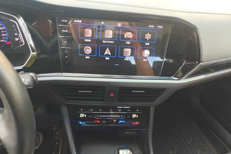 Used Volkswagen Sagitar 2021 280TSI DSG Excellence Edition Audio And AC Panel