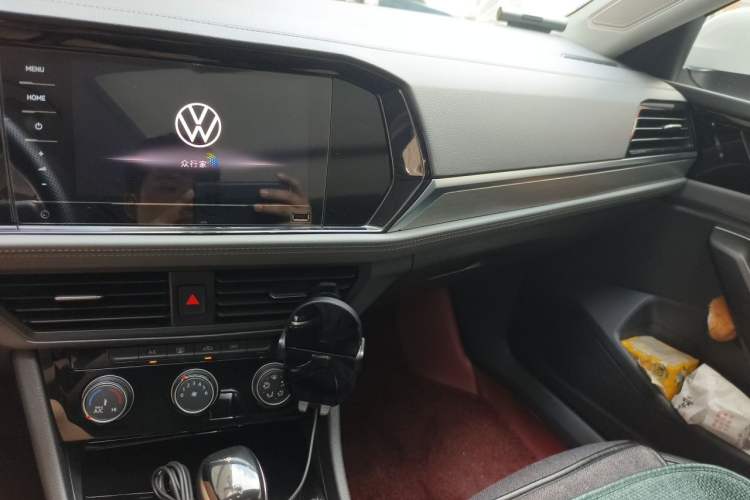 Used Volkswagen Sagitar 2021 280TSI DSG 30th Anniversary Edition Audio And AC Panel