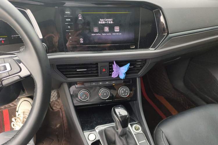 Used Volkswagen Sagitar 2021 280TSI DSG Flagship Smart Connectivity Version Audio And AC Panel