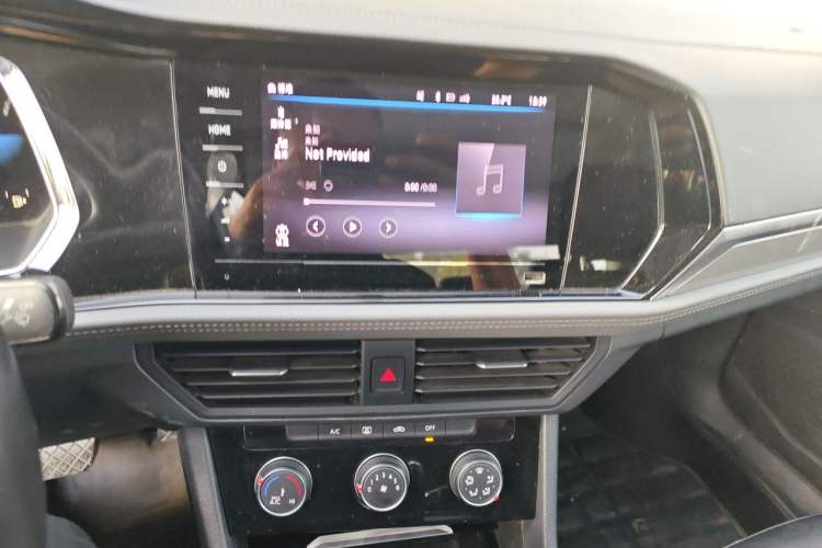 Used Volkswagen Sagitar 2021 280TSI DSG Comfort Connect Edition Audio And AC Panel
