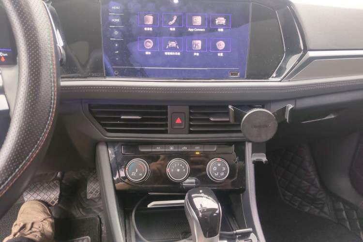 Used Volkswagen Sagitar 2021 280TSI DSG Excellence Edition Audio And AC Panel