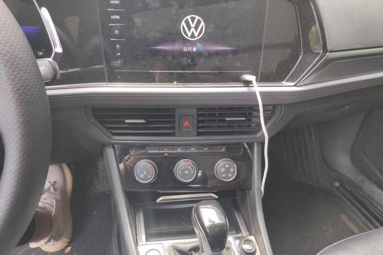 Used Volkswagen Sagitar 2021 280TSI DSG Comfort Connect Edition Audio And AC Panel