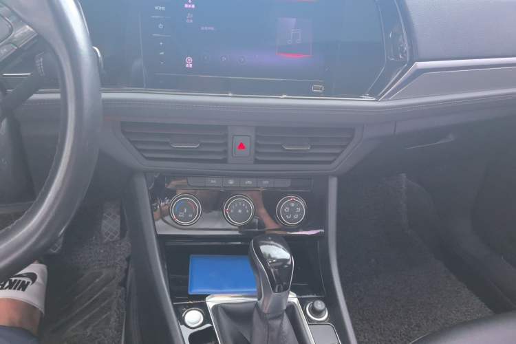 Used Volkswagen Sagitar 2021 280TSI DSG Comfort Connect Edition Audio And AC Panel