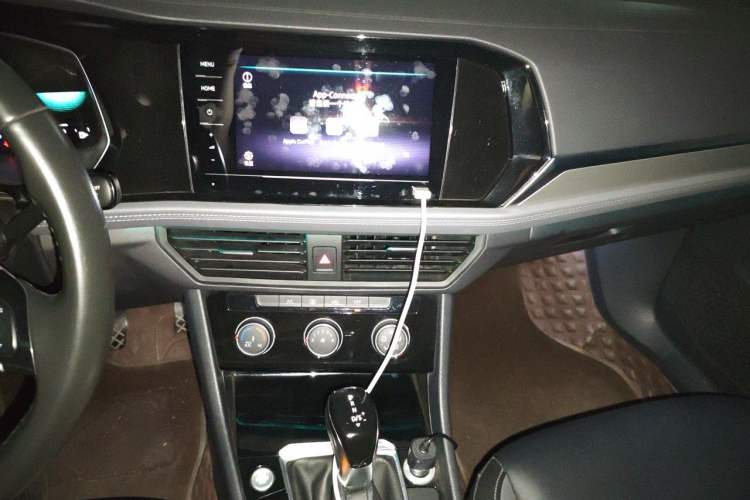 Used Volkswagen Sagitar 2021 280TSI DSG Comfort Connect Edition Audio And AC Panel