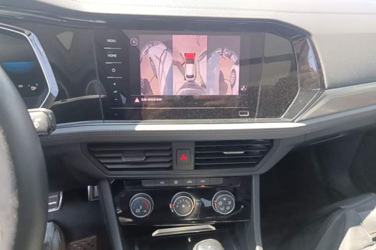 Used Volkswagen Sagitar 2021 280TSI DSG Comfort Connect Edition Audio And AC Panel