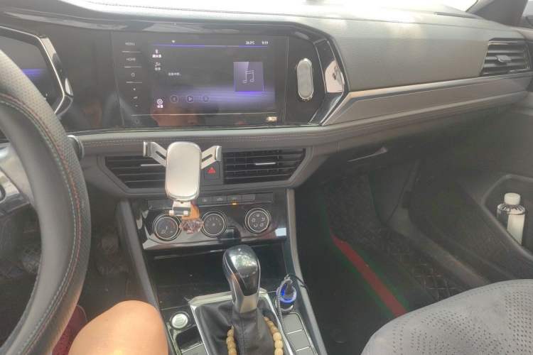 Used Volkswagen Sagitar 2021 200TSI DSG Comfort Connect Edition Audio And AC Panel